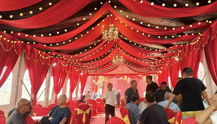 Tenda push-and-pull para banquete de vinho revoluciona a experiência de jantar ao ar livre